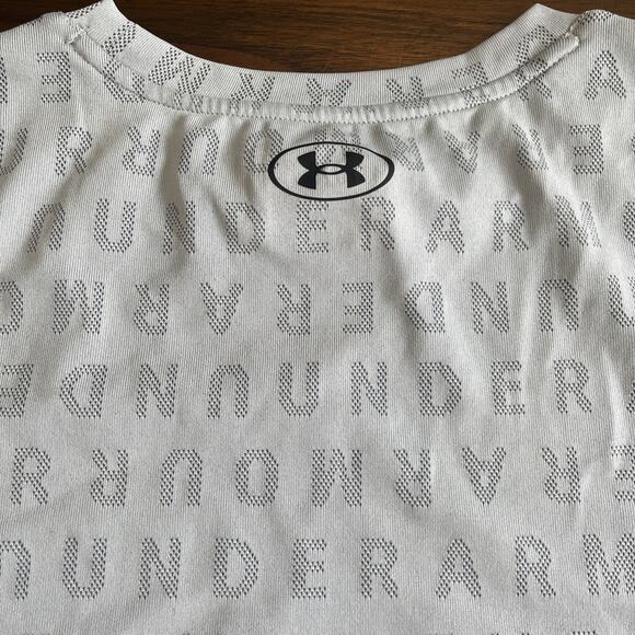 Women’s Under Armour Set Of 2 Loose Athletic Tops Sz XS Black And Gray Exercise - Picture 9 of 9
